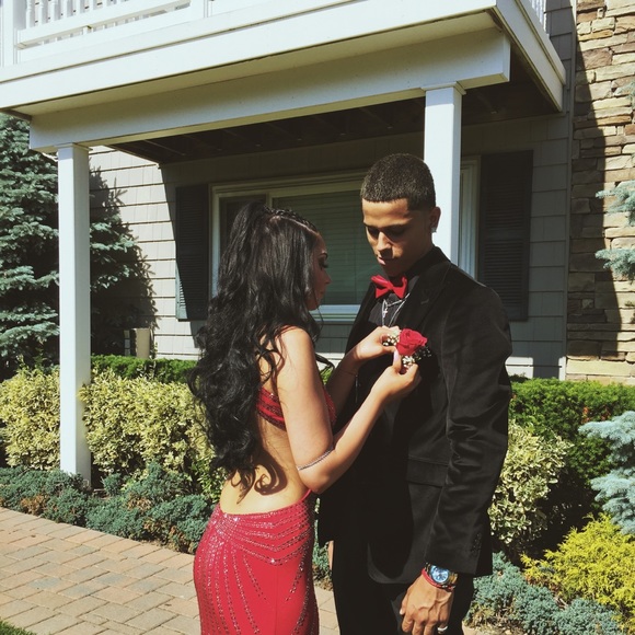 Red prom dress - Picture 4 of 7